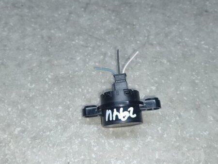 ФОТО Кнопка закрывания крышки багажника для Tesla Model Y Київ