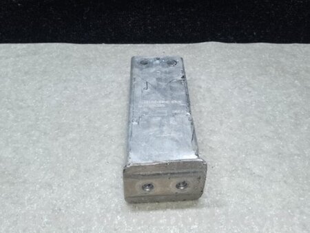 ФОТО Кронштейн підсилювача переднього бампера для Tesla Model Y Київ