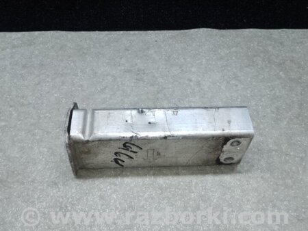 ФОТО Кронштейн підсилювача переднього бампера для Tesla Model Y Київ