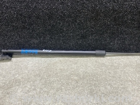 ФОТО Амортизатор кришки багажника для Mazda CX-30 (2019-...) Київ