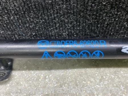 ФОТО Амортизатор кришки багажника для Mazda CX-30 (2019-...) Київ