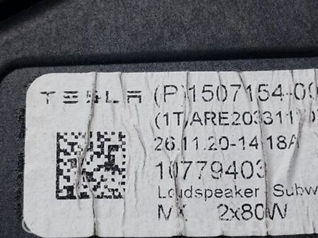 ФОТО Сабвуфер для Tesla Model Y Київ