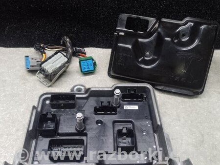 ФОТО Блок комфорту для Tesla Model Y Київ