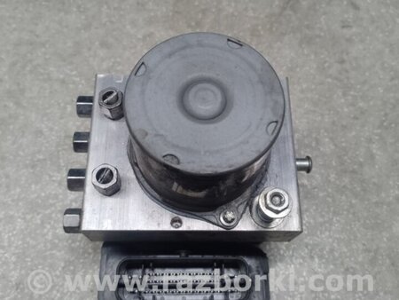 ФОТО Блок антиблокувальної системи для Tesla Model Y Київ