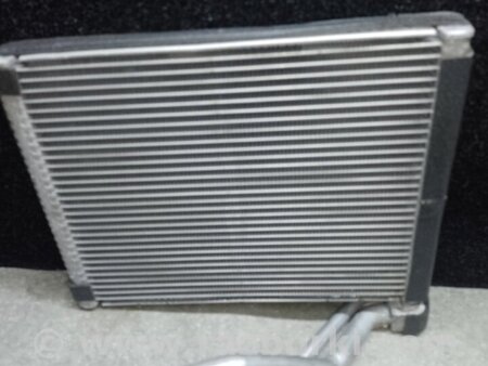 ФОТО Радіатор пічки для Tesla Model Y Київ