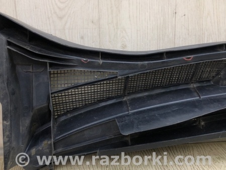 ФОТО Пластик під лобове скло / Жабо для Toyota Sequoia (08-17) Київ