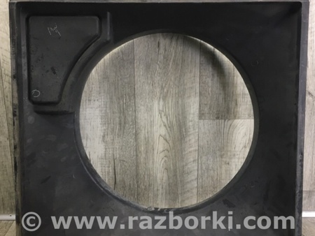 ФОТО Дифузор вентилятора основного радіатора для Toyota Tundra Київ