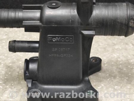 ФОТО Фланець системи охолодження для Ford Escape 3 (01.2012-12.2018) Київ