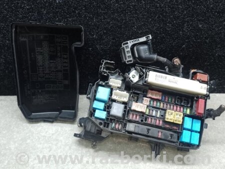 ФОТО Блок запобіжників моторний відсік для Lexus CT200 (11-17) Київ