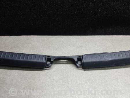 ФОТО Накладка на поріг багажника для Lexus CT200 (11-17) Київ