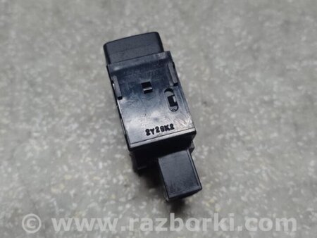 ФОТО Кнопка закрывания крышки багажника для Subaru Forester SJ S13 (12-18) Київ