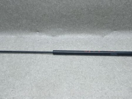 ФОТО Амортизатор капоту для Subaru Forester SJ S13 (12-18) Київ