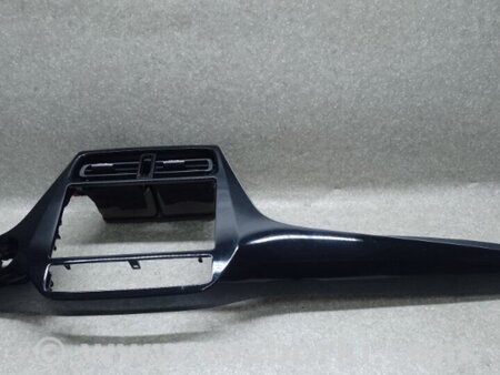 ФОТО Накладка торпедо під магнітолу для Toyota Prius IV XW50 (15-22) Київ