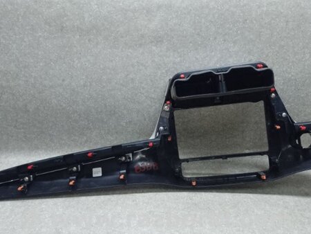 ФОТО Накладка торпедо під магнітолу для Toyota Prius IV XW50 (15-22) Київ