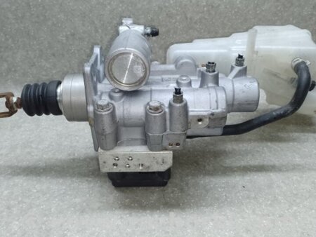 ФОТО Головний гальмівний циліндр для Toyota Prius IV XW50 (15-22) Київ