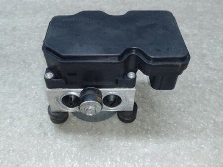 ФОТО Блок антиблокувальної системи для Toyota Prius IV XW50 (15-22) Київ