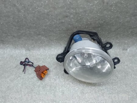 ФОТО Протитуманна фара для Subaru Legacy VI BN (14-19) Київ