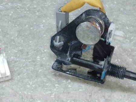 ФОТО Привід відкривання лючка бензобака для Toyota Camry 40 XV40 (06-11) Київ