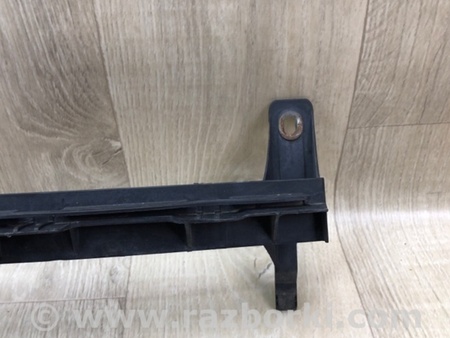 ФОТО Кронштейн решітки радіатора для Volkswagen Jetta USA (10-17) Київ