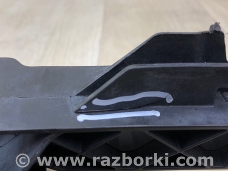 ФОТО Кронштейн решітки радіатора для Volkswagen Jetta USA (10-17) Київ