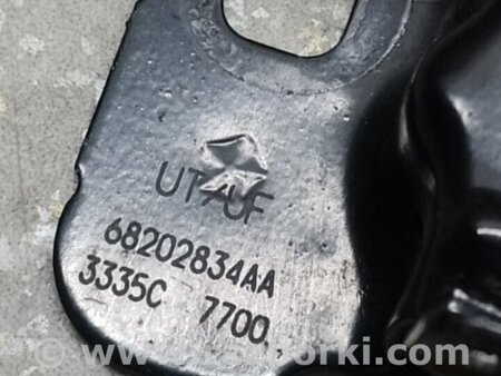 ФОТО Замок капоту для Chrysler 200 (2010-2016) Київ