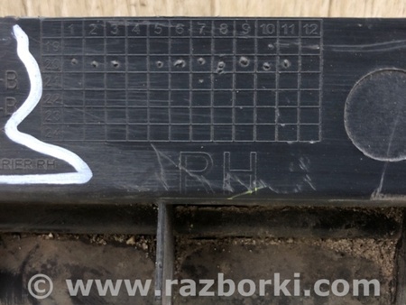 ФОТО Кронштейн порогу для Tesla Model Y Київ