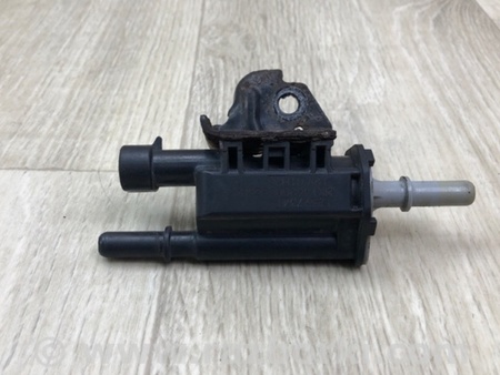 ФОТО Клапан вентиляції паливного бака для Hummer H3 Київ