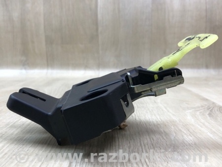 ФОТО Замок кришки багажника для Toyota Corolla E140/E150 (11.2006-08.2013) Київ