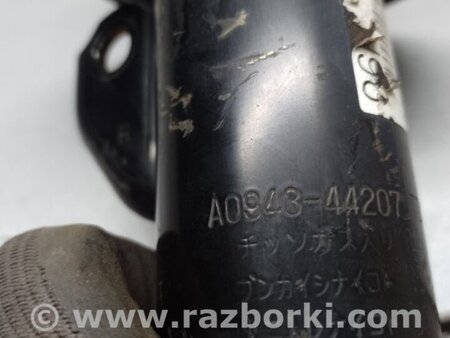 ФОТО Амортизатор для Toyota Prius C/Aqua NHP10 (11-21) Київ