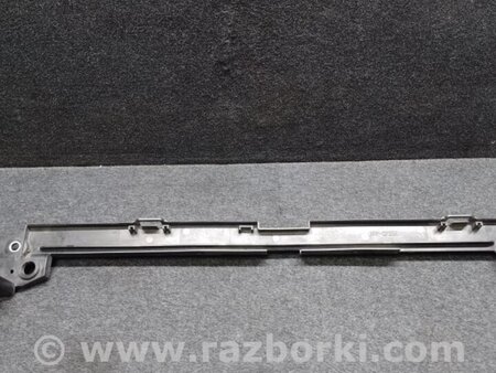 ФОТО Накладка на рамку радіатора для Toyota Prius C/Aqua NHP10 (11-21) Київ