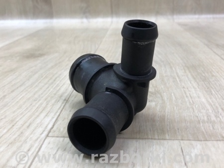 ФОТО Трійник системи охолодження для Mercedes-Benz C-Class iV W205 (14-21) Київ