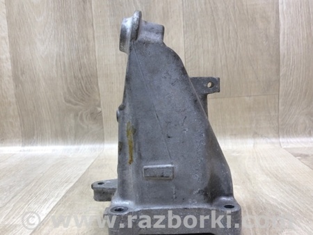 ФОТО кронштейн опори двигуна для Mercedes-Benz C-Class iV W205 (14-21) Київ