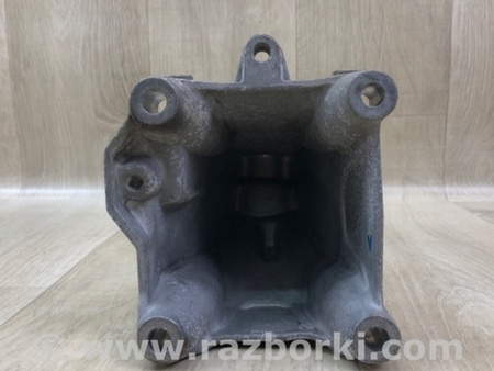 ФОТО кронштейн опори двигуна для Mercedes-Benz C-Class iV W205 (14-21) Київ