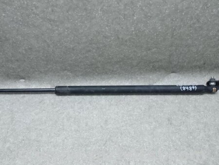 ФОТО Амортизатор кришки багажника для Chevrolet Equinox I (04-09) Київ