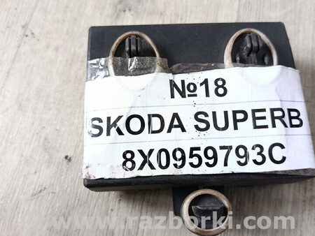 ФОТО Блок комфорту (блок дверейсклопідйомників) для Skoda Superb Львів