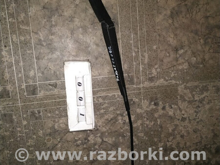 ФОТО Щіткотримач ( повідок склоочисника) для Volkswagen Passat (все года выпуска) Львів