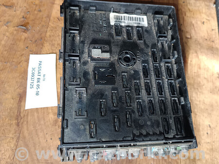 ФОТО Блок запобіжників для Volkswagen Passat (все года выпуска) Львів