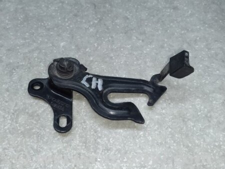 ФОТО Гак замка капота для Volvo XC70 II P24 (07-16) Київ