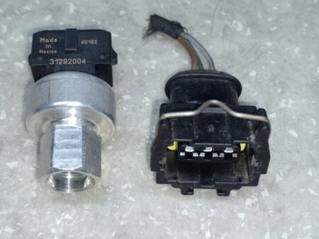 ФОТО Датчик тиску кондиціонера для Volvo XC70 II P24 (07-16) Київ