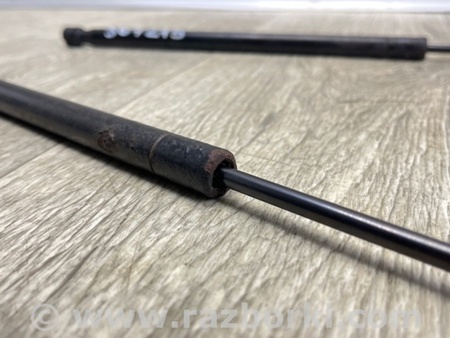 ФОТО Амортизатор кришки багажника для Jeep Grand Cherokee (11-22) Київ