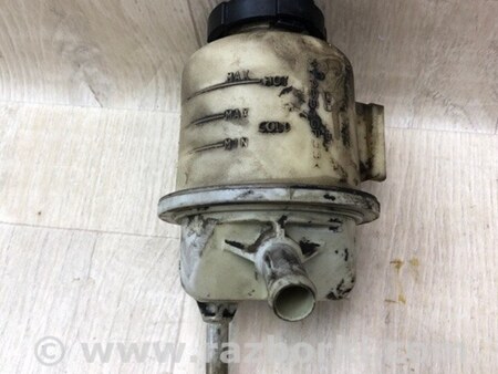 ФОТО Бачок гідропідсилювача керма для Nissan Titan (04-16) Київ