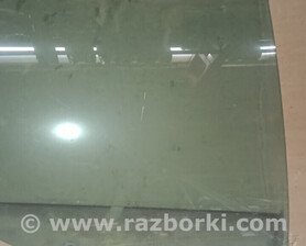 Скло дверне заднє праве Mitsubishi Carisma