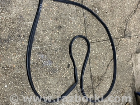 ФОТО Уплотнительная резинка передняя правая для Subaru Forester SJ S13 (12-18) Київ
