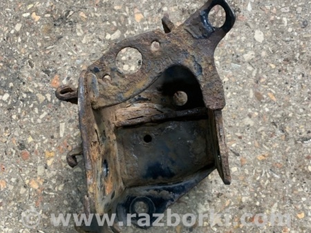 ФОТО Крепление балки подвески заднее левое для Nissan Juke (10-19) Київ