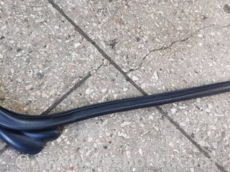 ФОТО Уплотнительная резинка задняя левая для Nissan Juke (10-19) Київ