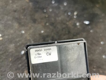 ФОТО Кнопка стеклоподъемника передняя левая для Nissan Juke (10-19) Київ