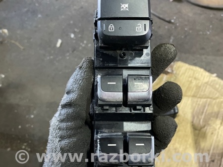 ФОТО Блок кнопок передний правый для KIA Sportage QL (15-21) Київ