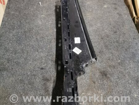 ФОТО Накладка на дверь передняя правая для Jaguar XE X760 (15-24) Київ