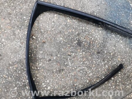 ФОТО Направляющая стекла задняя правая для Jaguar XE X760 (15-24) Київ