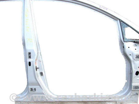 ФОТО Детали кузова для Nissan Tiida Київ